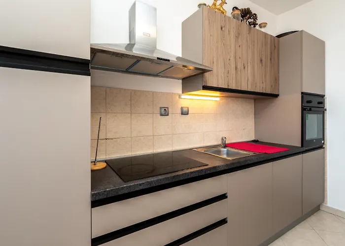 빌라 Sea View Summer 2 By Guide Ražanac