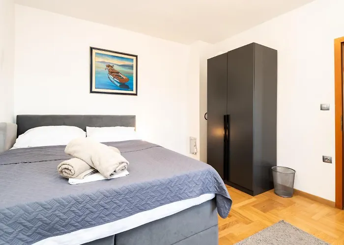 Sea View Summer 2 By Guide * Razanac