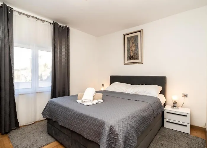 Sea View Summer 2 By Guide Razanac