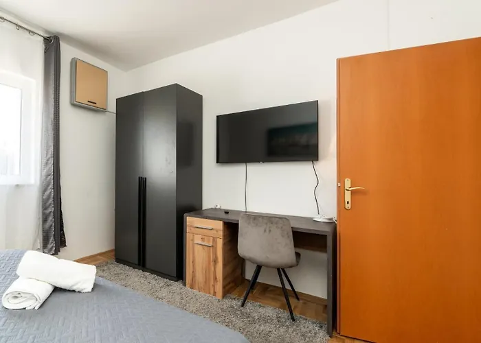 Vila Sea View Summer 2 By Guide Razanac