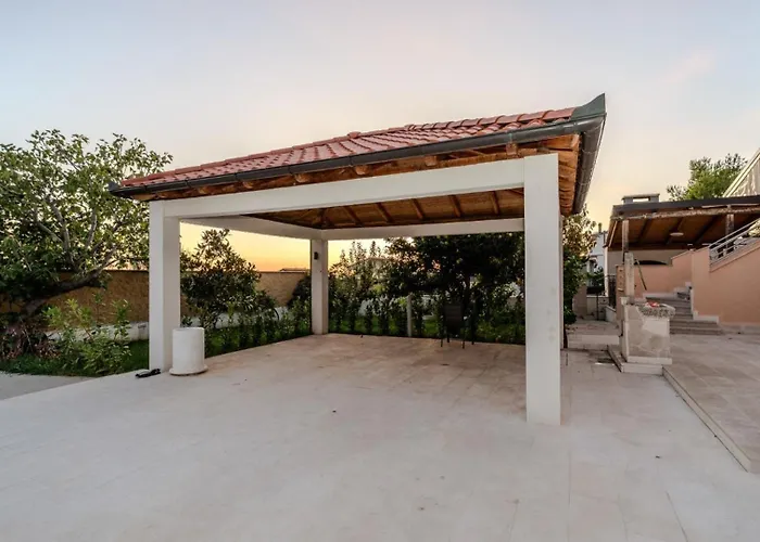 Sea View Summer 2 By Guide *